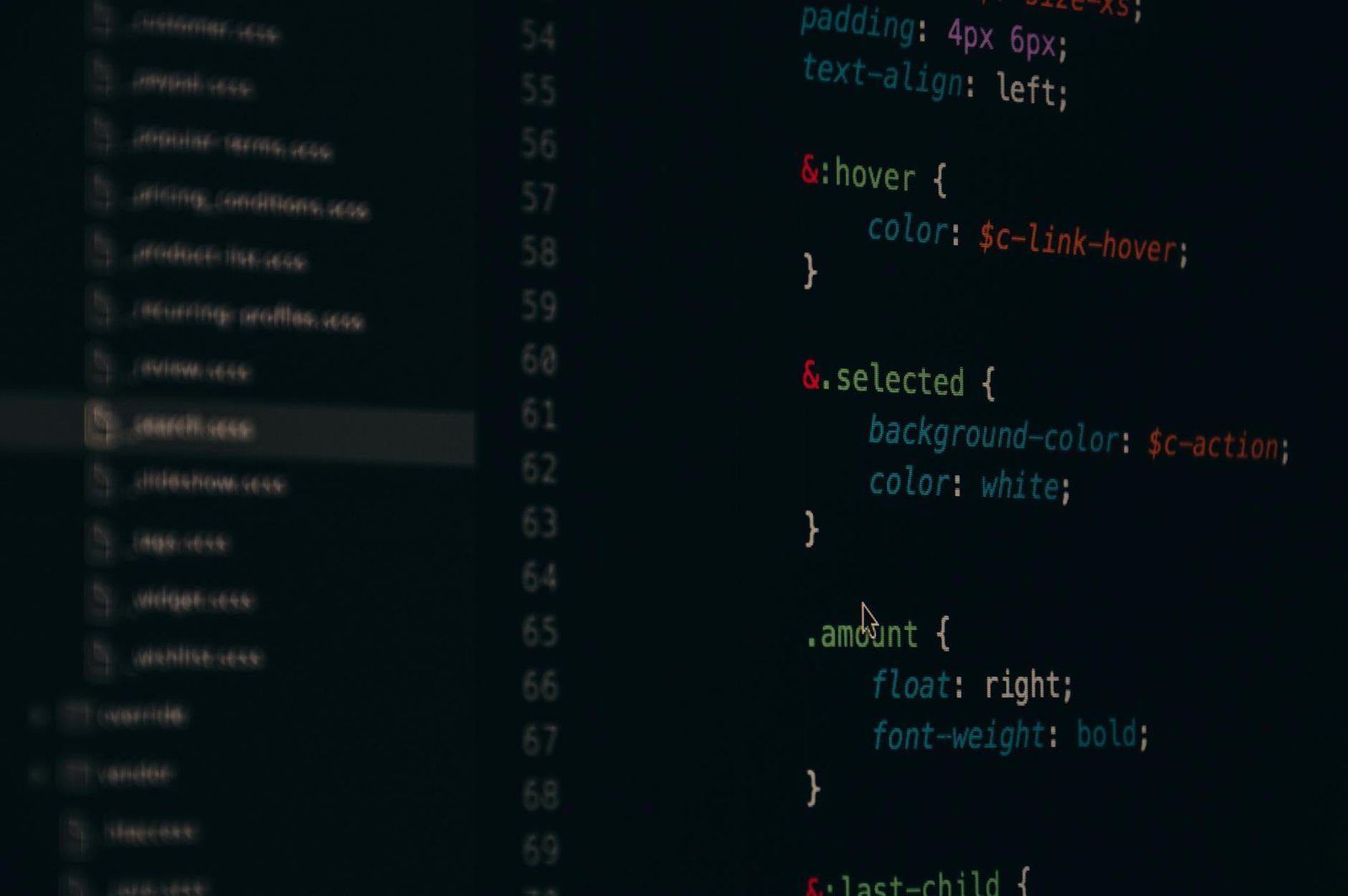Developer managing AI agent context on screen