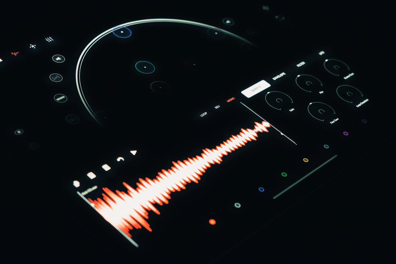 Audio waveform visualization — real-time STT streaming latency