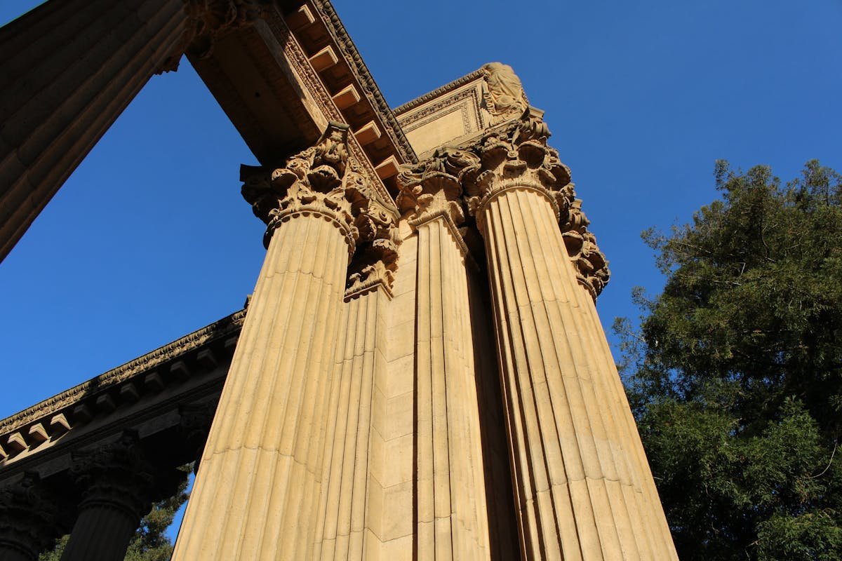 Courthouse building exterior representing the justice system and wrongful arrest proceedings